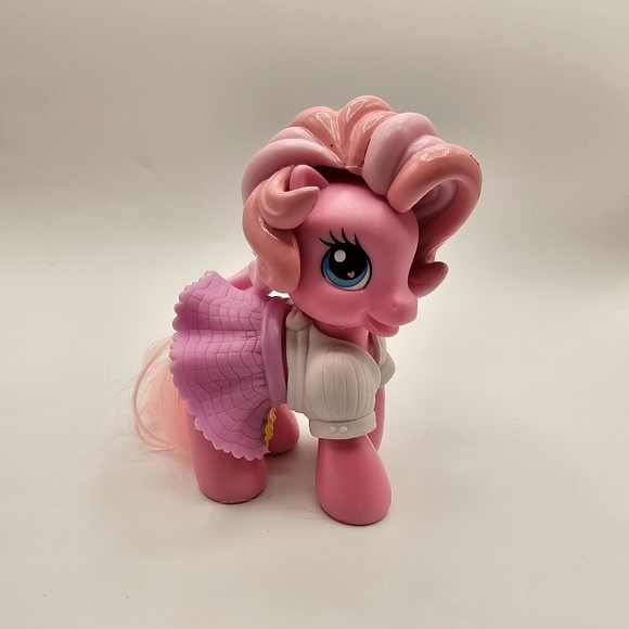 My Little Pony Pink Figure with Outfits, Brushable Tail - Picture 4 of 11
